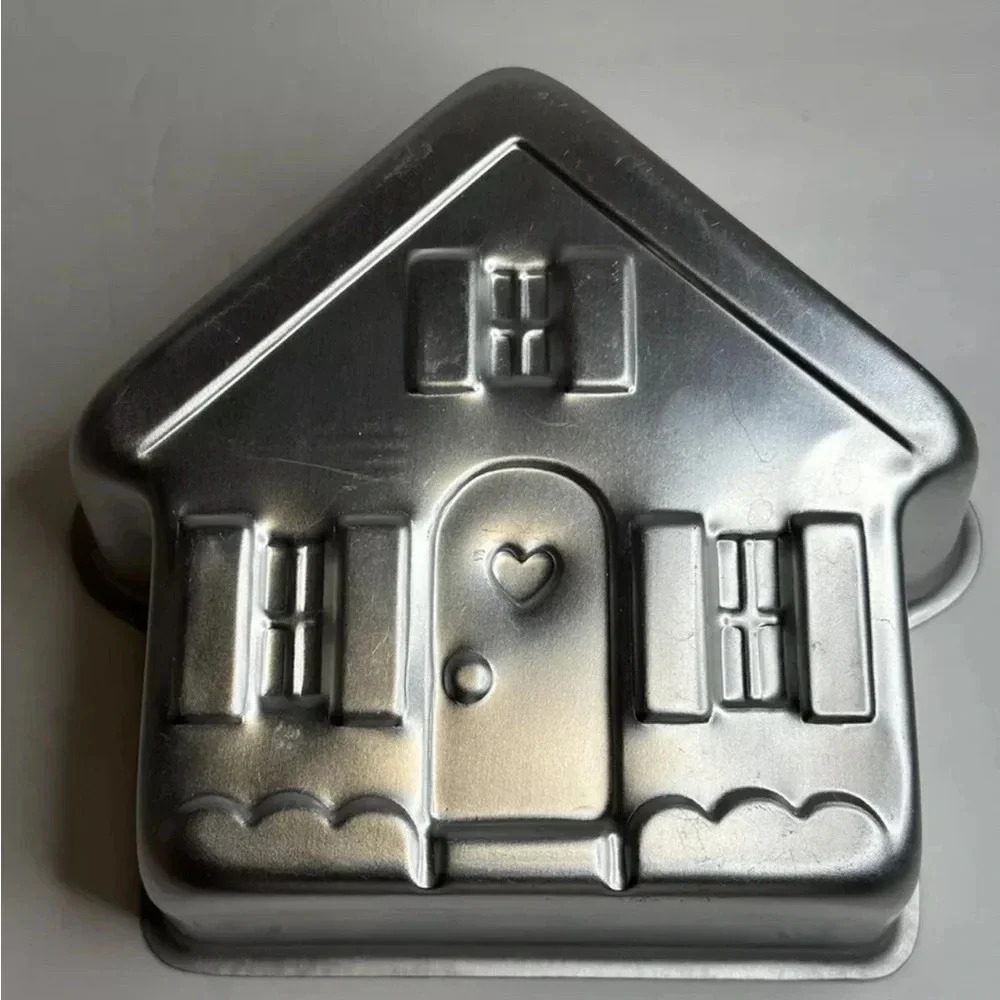 Vintage 1982 Wilton Holiday House 502-3937 Cottage Cake Pan